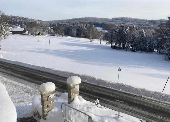 Idyllisches Haeuschen Im Gruenen *